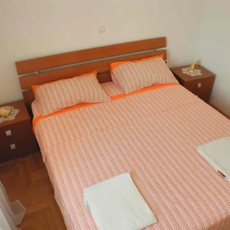 Apartment By The Sea Jezera, Murter - 12728