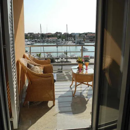 By The Sea Jezera, Murter - 12728 耶泽拉