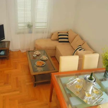 Apartment By The Sea Jezera, Murter - 12728 Jezera